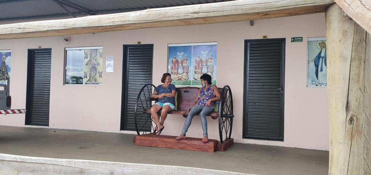 Pousada Romeiros Do Pai Eterno - Santuario Basilica De Trindade Trindade  Buitenkant foto