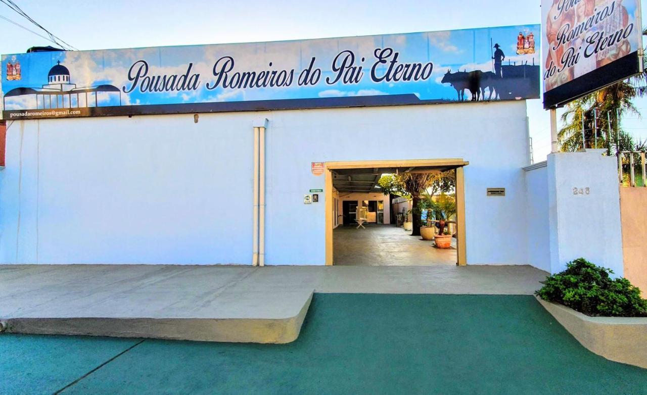 Pousada Romeiros Do Pai Eterno - Santuario Basilica De Trindade Trindade  Buitenkant foto