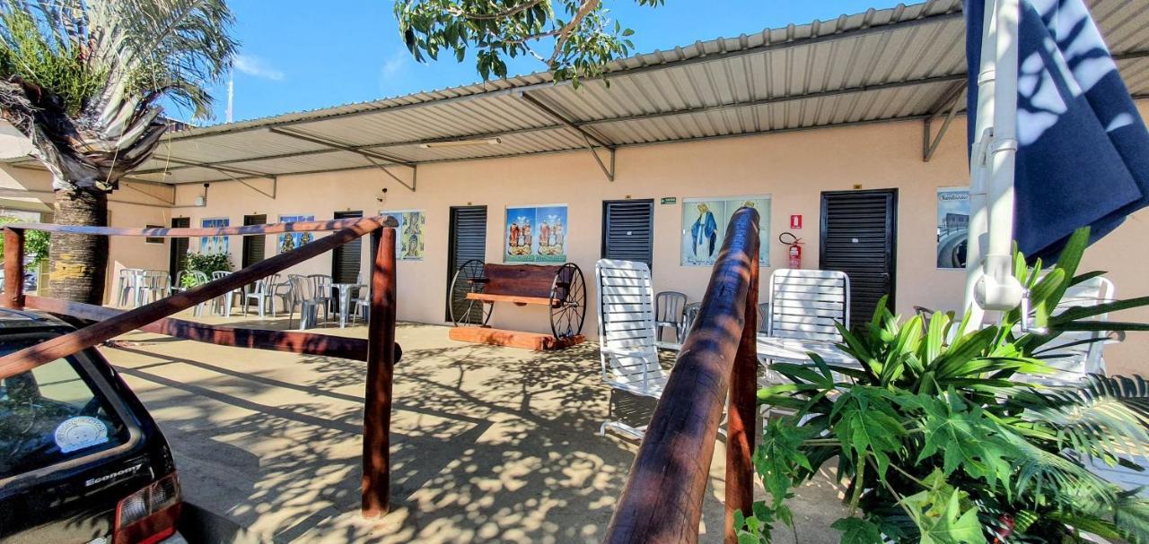 Pousada Romeiros Do Pai Eterno - Santuario Basilica De Trindade Trindade  Buitenkant foto